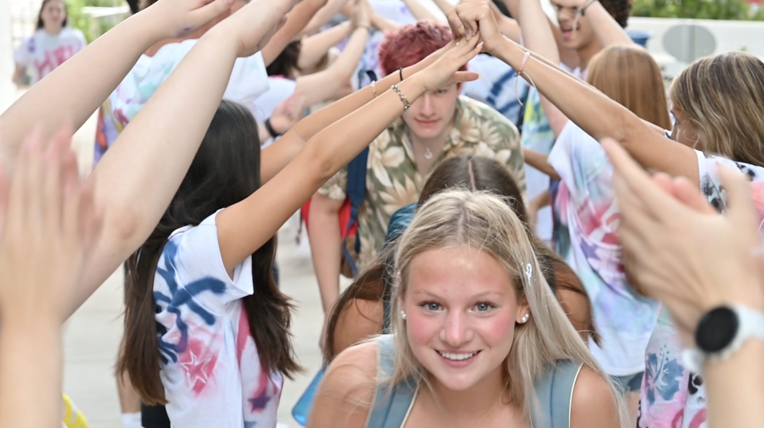 Students arriving to school on the first day