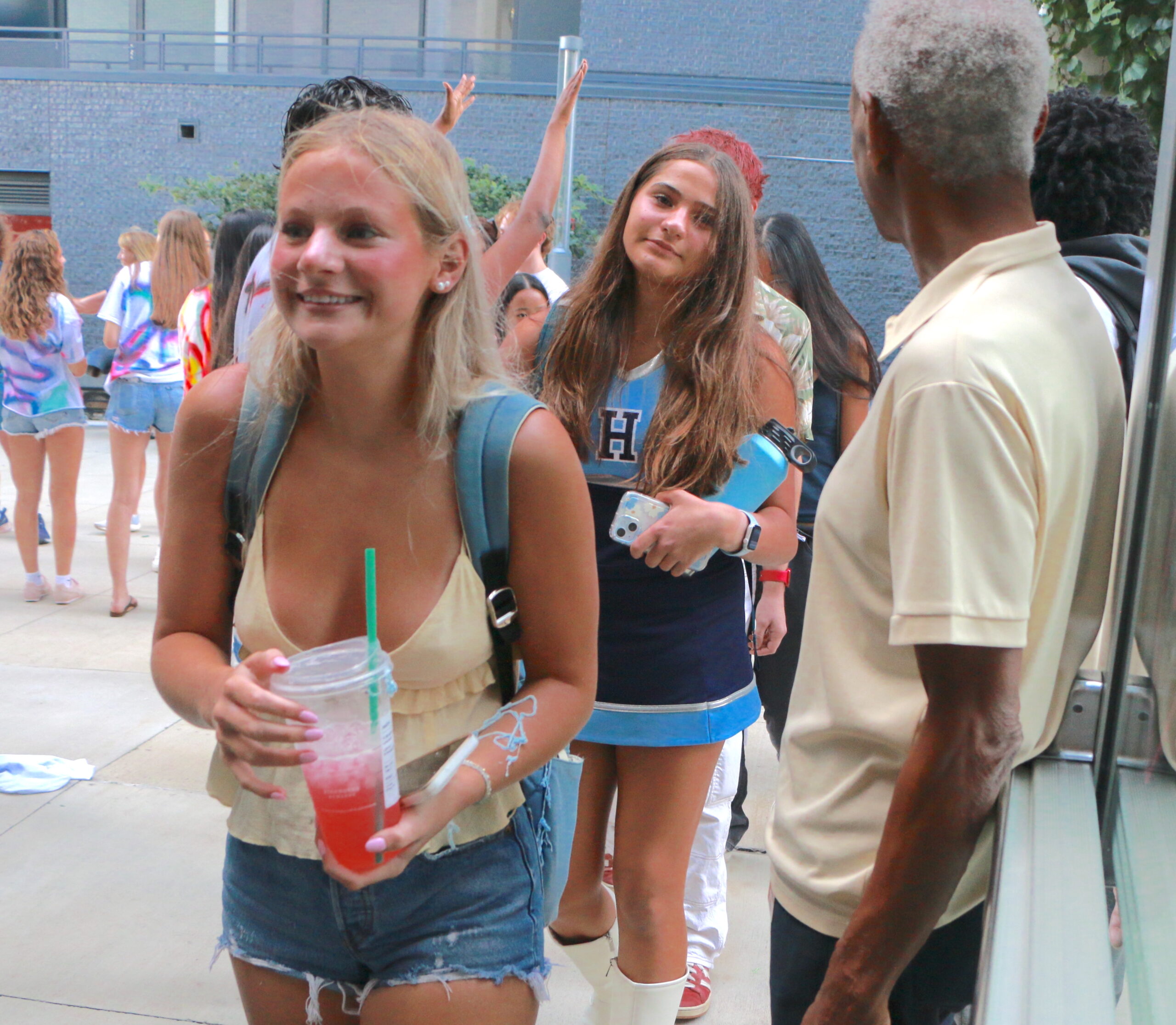 Students arriving to school on the first day